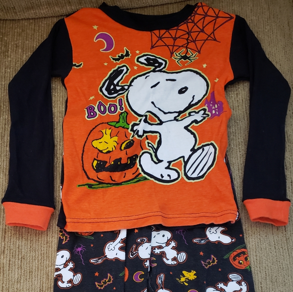 Peanuts Snoopy Halloween Pajamas